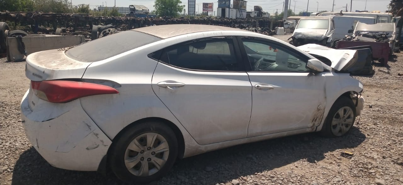  Hyundai ELANTRA 2013    EN DESARME